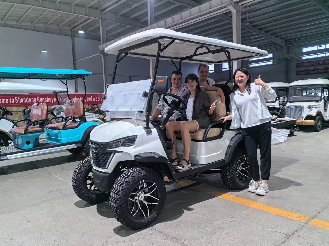 電動巡邏觀光車出口產(chǎn)品